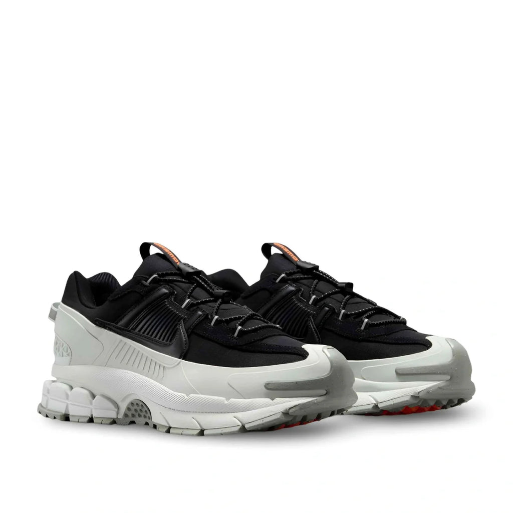 NIKE ZOOM VOMERO ROAM WINTERIZED – Black Silver