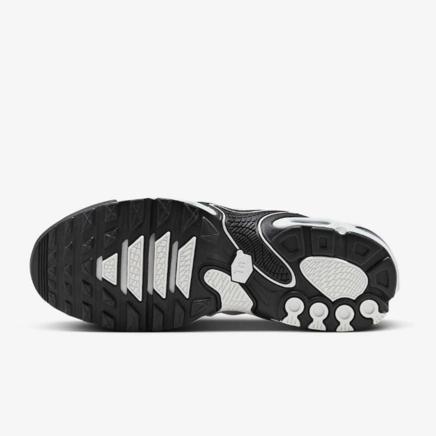 NIKE AIR MAX PLUS DRIFT "Black and White" Foreverdrip