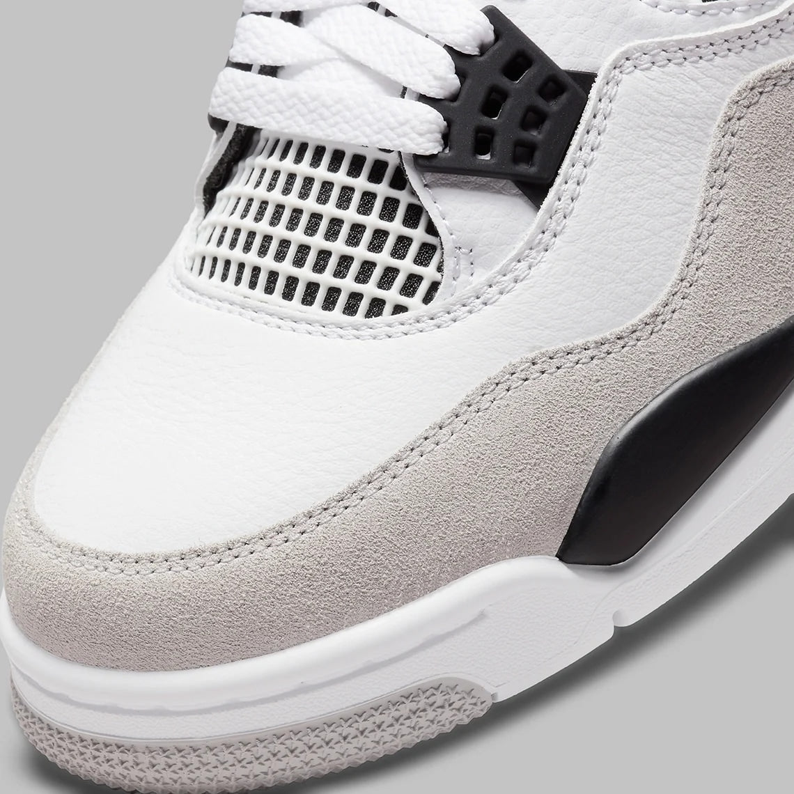 AIR JORDAN 4 'Military Black' Foreverdrip